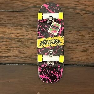 Madrid Valterra Marty Mcfly Fingerboard Skateboard Skate 1/10 Back to the Future